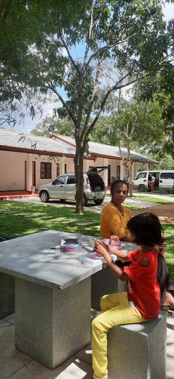 Hikkaduwa Rest Otel Mailagamuwa Dış mekan fotoğraf